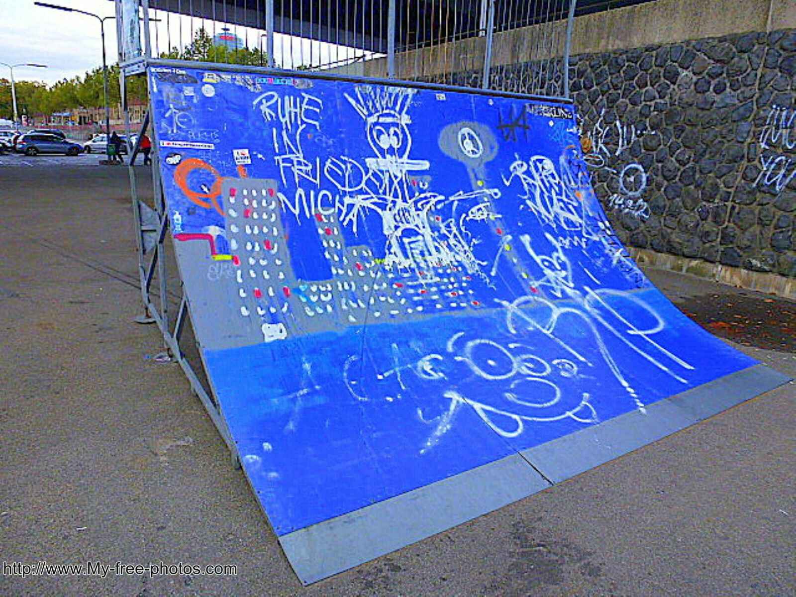 skate ramp